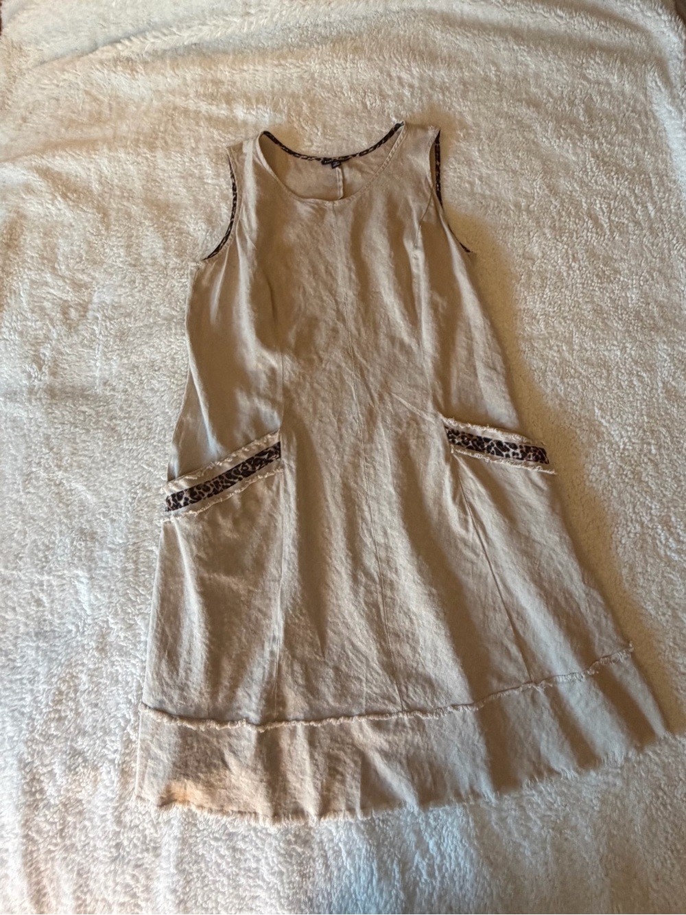 Roz & Ali Beige Linen-Blend Top with Leopard Trim